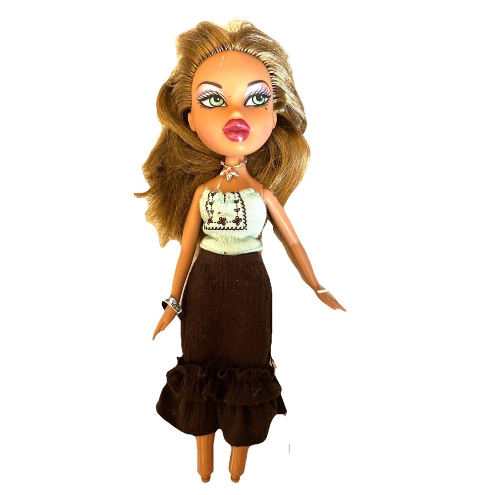Bratz Doll Yasmin Strut It Outfit